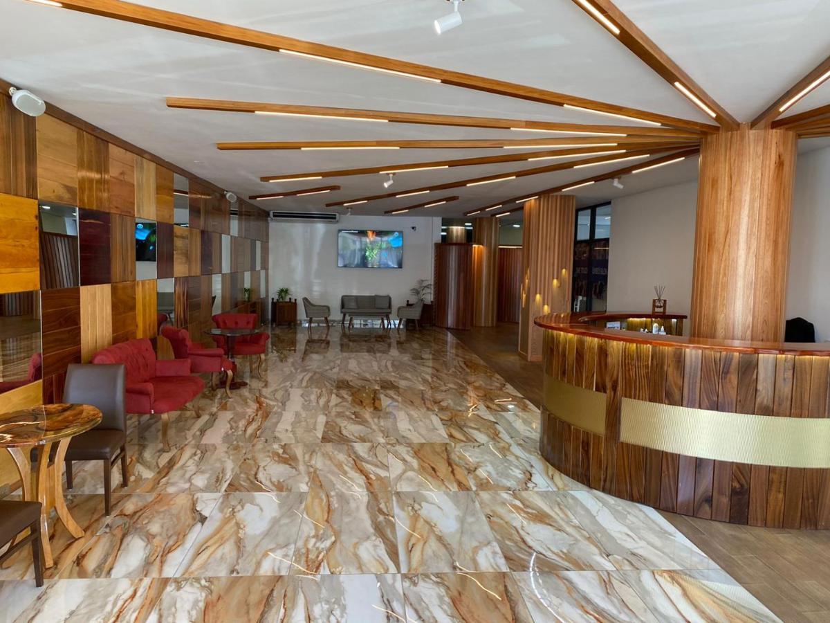 Murex Plaza Hotel & Suites Монровія Екстер'єр фото